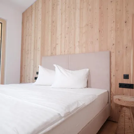 Laerchenlodge Skyspa And Rooftop Pool Inklusive Stubai Supercard Aparthotel Fulpmes