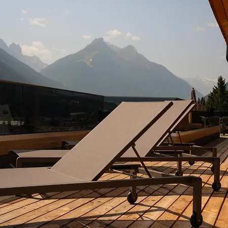 Laerchenlodge Skyspa And Rooftop Pool Inklusive Stubai Supercard Appart hôtel