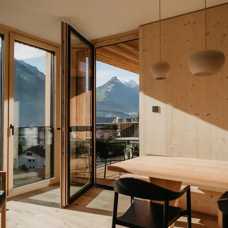 Laerchenlodge Skyspa And Rooftop Pool Inklusive Stubai Supercard Lägenhetshotell