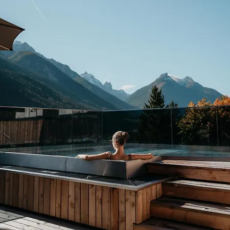 Laerchenlodge Skyspa And Rooftop Pool Inklusive Stubai Supercard 4* Fulpmes