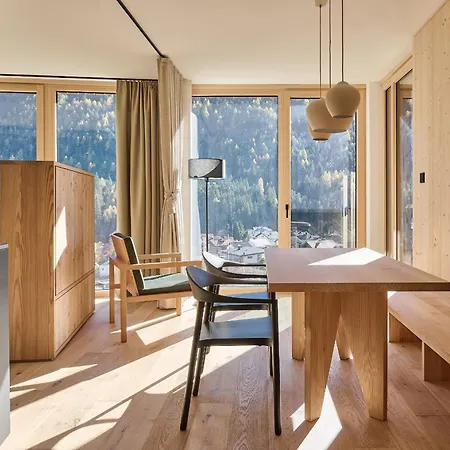 Apart-hotel Laerchenlodge Skyspa And Rooftop Pool Inklusive Stubai Supercard Fulpmes