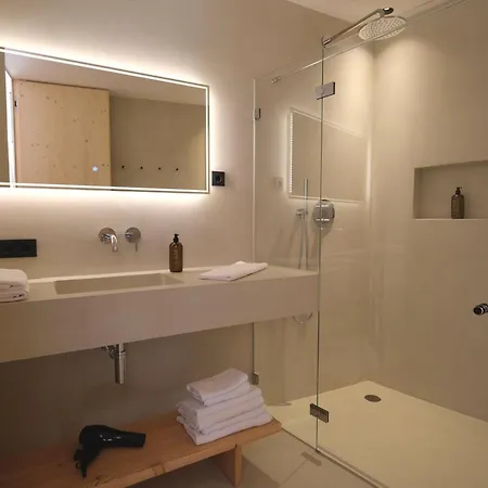 Laerchenlodge Skyspa And Rooftop Pool Inklusive Stubai Supercard Apartahotel Fulpmes