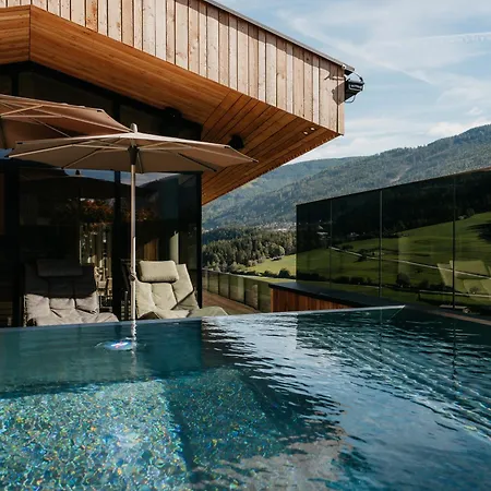 Laerchenlodge Skyspa And Rooftop Pool Inklusive Stubai Supercard Apartahotel 4*