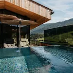 Laerchenlodge Skyspa And Rooftop Pool Inklusive Stubai Supercard Lejlighedshotel 4*